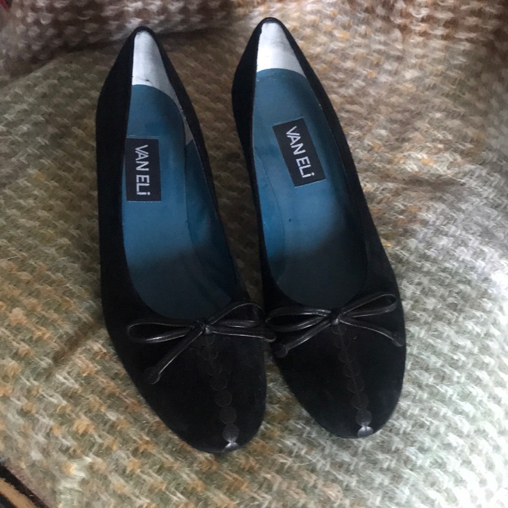 Van Eli Black Suede Bow Heels S
